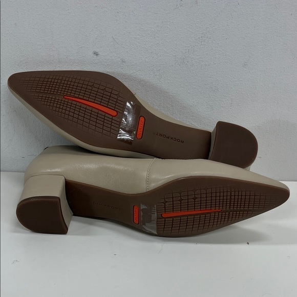 Rockport Total Motion Gracie Pump Size 8
